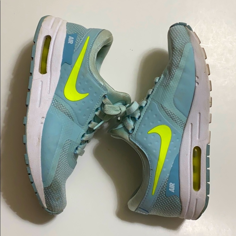 2016 Air Max blue and green size: 5.5Y (no box)